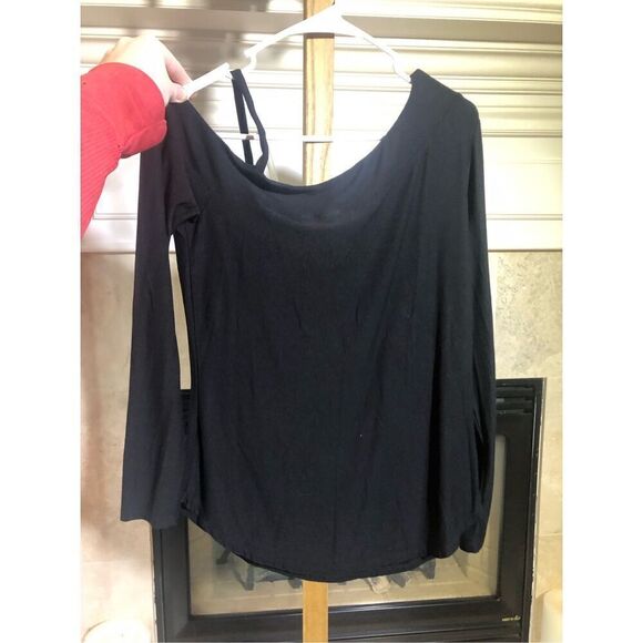 Soho Jean New York & Company Women’s Black Long Sleeve One Side Off the Shoulder - Picture 4 of 6